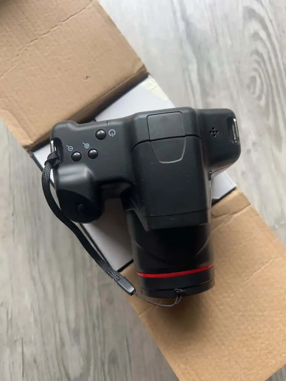 HD Videocam 16.0 Megapixel SLR Style Digital Camera